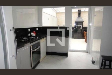 Casa à venda com 3 quartos, 200m² em Vila Dom Pedro I, São Paulo