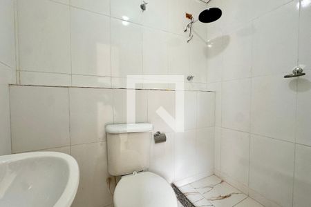 Banheiro de kitnet/studio para alugar com 1 quarto, 17m² em Botafogo, Rio de Janeiro