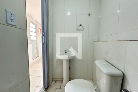Banheiro de kitnet/studio para alugar com 1 quarto, 17m² em Botafogo, Rio de Janeiro