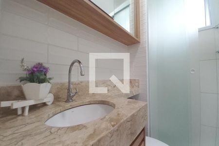 Banheiro de apartamento à venda com 2 quartos, 45m² em Jardim Garcia, Campinas