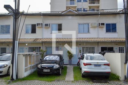 Fachada de casa à venda com 2 quartos, 80m² em Taquara, Rio de Janeiro