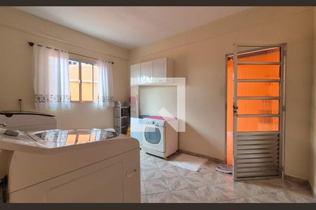 Lavanderia de casa à venda com 2 quartos, 168m² em Condomínio Maracanã, Santo André