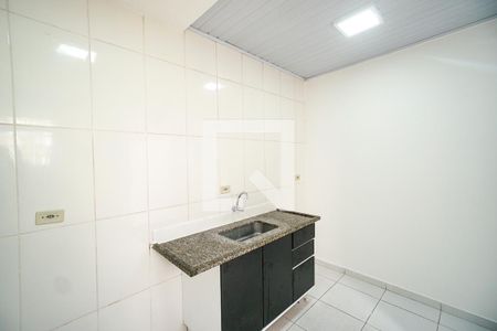 Cozinha de casa de condomínio para alugar com 2 quartos, 90m² em Cidade Mãe do Céu, São Paulo