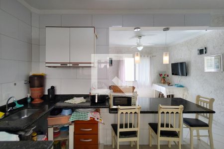 Cozinha de apartamento para alugar com 2 quartos, 75m² em Guilhermina, Praia Grande