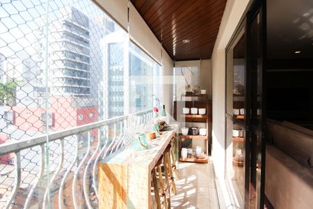 Varanda de apartamento à venda com 3 quartos, 165m² em Vila Nova Conceição, São Paulo