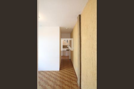 Corredor de casa para alugar com 2 quartos, 60m² em Vila Sabrina, São Paulo