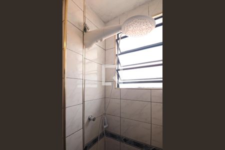 Banheiro  de casa para alugar com 2 quartos, 60m² em Vila Sabrina, São Paulo