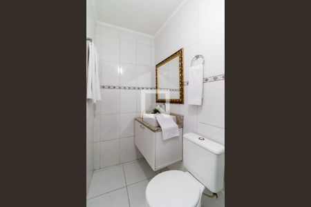 Banheiro de kitnet/studio para alugar com 1 quarto, 40m² em Luz, São Paulo