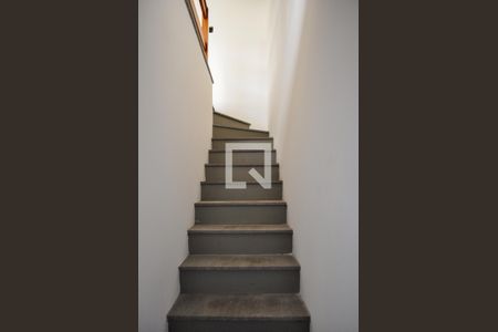 Escadas  de casa de condomínio à venda com 3 quartos, 160m² em Aberta dos Morros, Porto Alegre