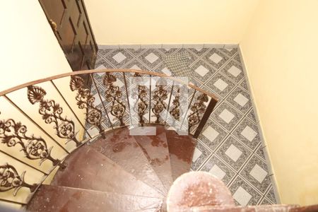 Espaço da Escada de casa para alugar com 3 quartos, 55m² em Vila Regina, São Paulo