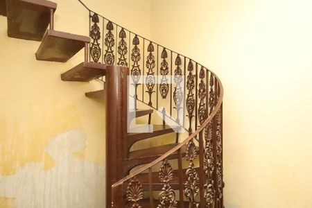 Espaço da Escada de casa para alugar com 3 quartos, 55m² em Vila Regina, São Paulo
