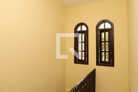 Espaço da Escada de casa para alugar com 3 quartos, 55m² em Vila Regina, São Paulo