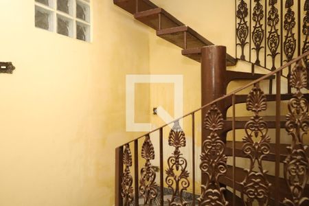 Espaço da Escada de casa para alugar com 3 quartos, 55m² em Vila Regina, São Paulo