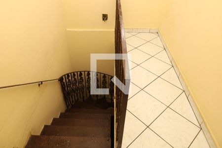 Espaço da Escada de casa para alugar com 3 quartos, 55m² em Vila Regina, São Paulo