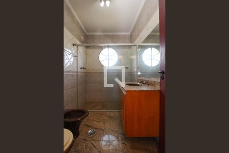 Banheiro da Suíte 2 de casa à venda com 4 quartos, 357m² em Vila Madalena, São Paulo