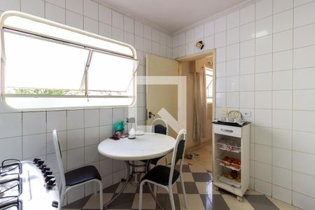 Cozinha de apartamento à venda com 3 quartos, 160m² em Cerqueira César, São Paulo