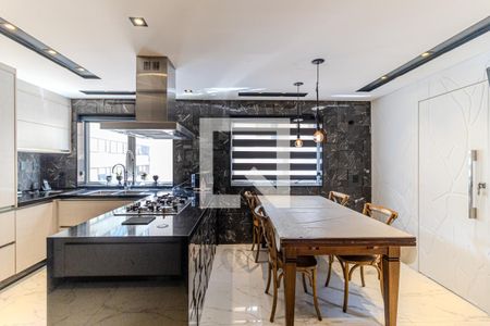 Cozinha de apartamento à venda com 3 quartos, 240m² em Higienópolis, São Paulo