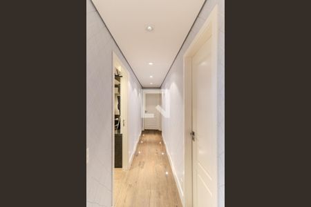 Corredor de apartamento à venda com 3 quartos, 240m² em Higienópolis, São Paulo