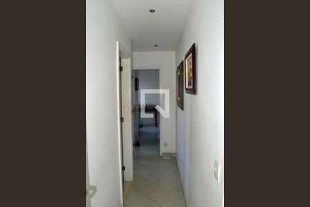 Corredor de apartamento à venda com 3 quartos, 129m² em Barra da Tijuca, Rio de Janeiro