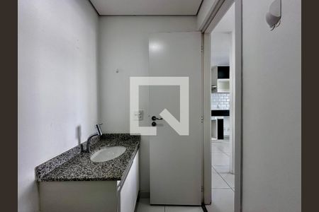 Banheiro de apartamento à venda com 1 quarto, 34m² em Campo Belo, São Paulo