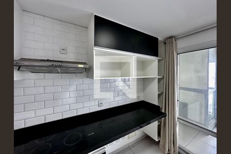 Cozinha de apartamento à venda com 1 quarto, 34m² em Campo Belo, São Paulo