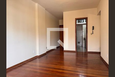 Sala de apartamento à venda com 2 quartos, 75m² em Estoril, Belo Horizonte