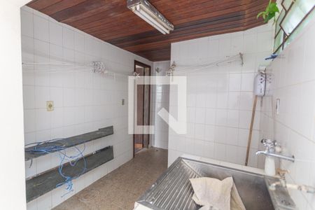 Área de Serviço no 2° Andar de casa à venda com 5 quartos, 640m² em Serra, Belo Horizonte