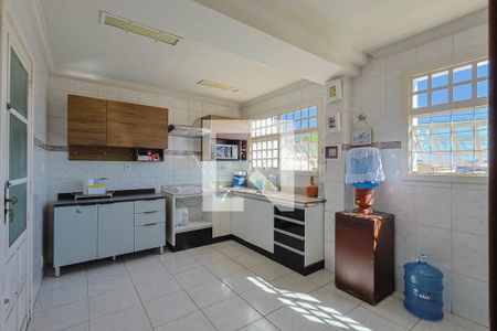 Cozinha de casa à venda com 4 quartos, 406m² em Heliópolis, Belo Horizonte