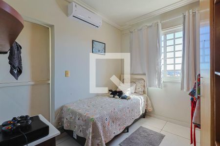 Quarto 2 de casa à venda com 4 quartos, 406m² em Heliópolis, Belo Horizonte