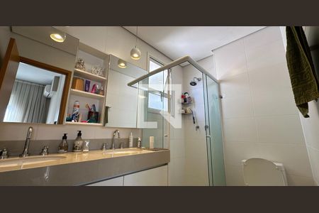 Banheiro de apartamento à venda com 3 quartos, 117m² em Jardim Trevo, Jundiaí