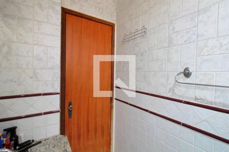 Banheiro da Suíte de apartamento à venda com 4 quartos, 107m² em Sagrada Família, Belo Horizonte