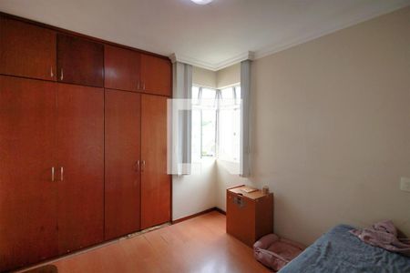 Suite de apartamento à venda com 4 quartos, 107m² em Sagrada Família, Belo Horizonte