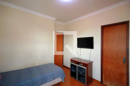 Suite de apartamento à venda com 4 quartos, 107m² em Sagrada Família, Belo Horizonte