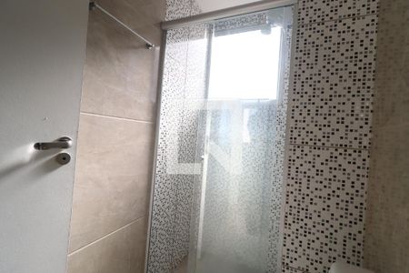 Banheiro de apartamento à venda com 2 quartos, 50m² em Santo Afonso, Novo Hamburgo