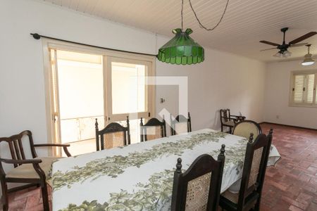 Sala de casa à venda com 3 quartos, 143m² em Santa Maria Goretti, Porto Alegre