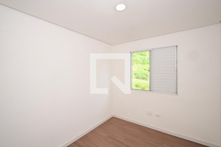 Quarto 1 de apartamento para alugar com 4 quartos, 98m² em Parque Pinheiros, Taboão da Serra