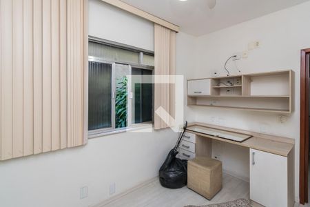 Quarto 1 de apartamento para alugar com 2 quartos, 54m² em Cordovil, Rio de Janeiro