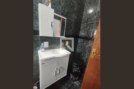 Banheiro da Suíte 2 de casa à venda com 4 quartos, 200m² em Campo Alto, Contagem