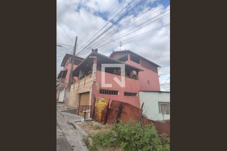 Fachada de casa à venda com 4 quartos, 200m² em Campo Alto, Contagem
