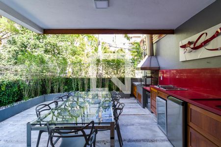 Varanda Sala de casa à venda com 3 quartos, 220m² em Real Parque, São Paulo