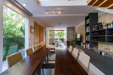 Sala de casa à venda com 3 quartos, 220m² em Real Parque, São Paulo