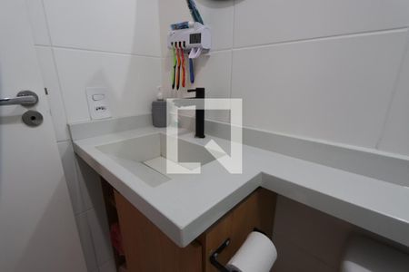 Banheiro de apartamento à venda com 2 quartos, 34m² em Vila Ema, São Paulo