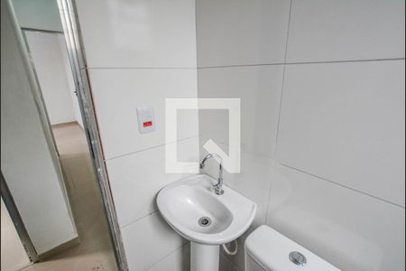 Banheiro de casa para alugar com 2 quartos, 42m² em Jardim do Estádio, Santo André