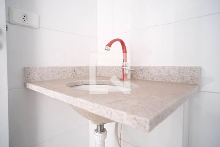 Banheiro de apartamento à venda com 2 quartos, 40m² em Parque Paineiras, São Paulo