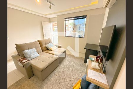 Sala de TV de casa para alugar com 3 quartos, 100m² em São João do Rio Vermelho, Florianópolis