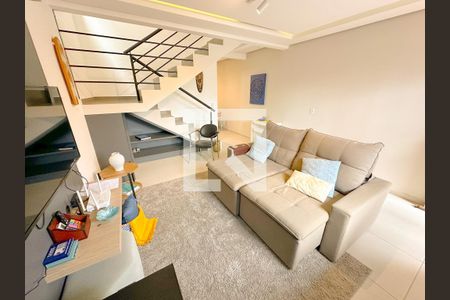 Sala de TV de casa para alugar com 3 quartos, 100m² em São João do Rio Vermelho, Florianópolis