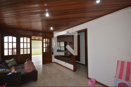 Sala de casa de condomínio para alugar com 2 quartos, 90m² em Vila Valqueire, Rio de Janeiro