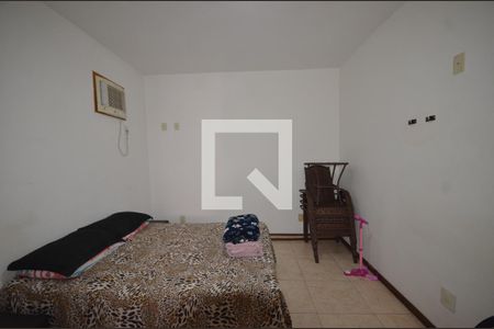 Quarto 2 de casa de condomínio para alugar com 2 quartos, 90m² em Vila Valqueire, Rio de Janeiro