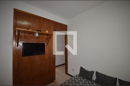 Quarto 1 de casa de condomínio para alugar com 2 quartos, 90m² em Vila Valqueire, Rio de Janeiro