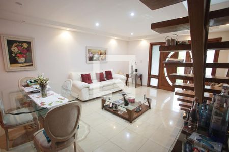 Sala de casa de condomínio à venda com 5 quartos, 220m² em Taquara, Rio de Janeiro